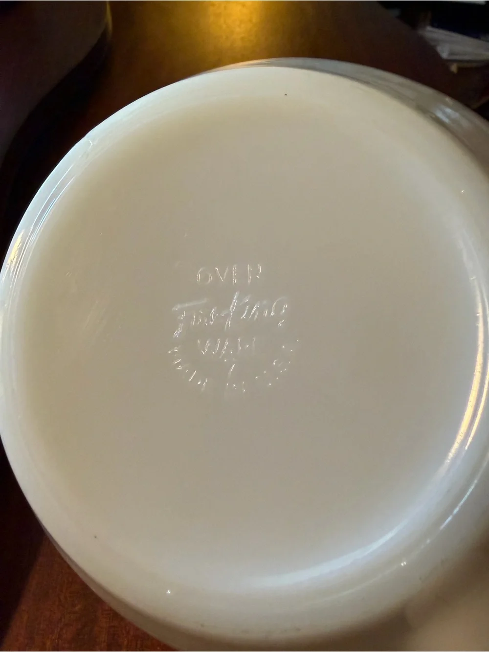 Vintage Fire King Milk Glass Batter Mixing Bowl Spout D Handle, great condition